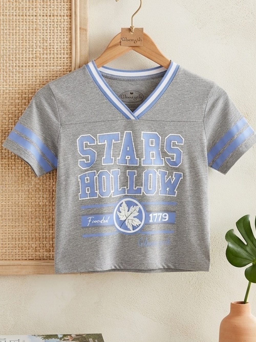 GILMORE GIRLS Stars Hollow Graphic Crop Top Grey V-Neck Varsity Ringer Baby Tee